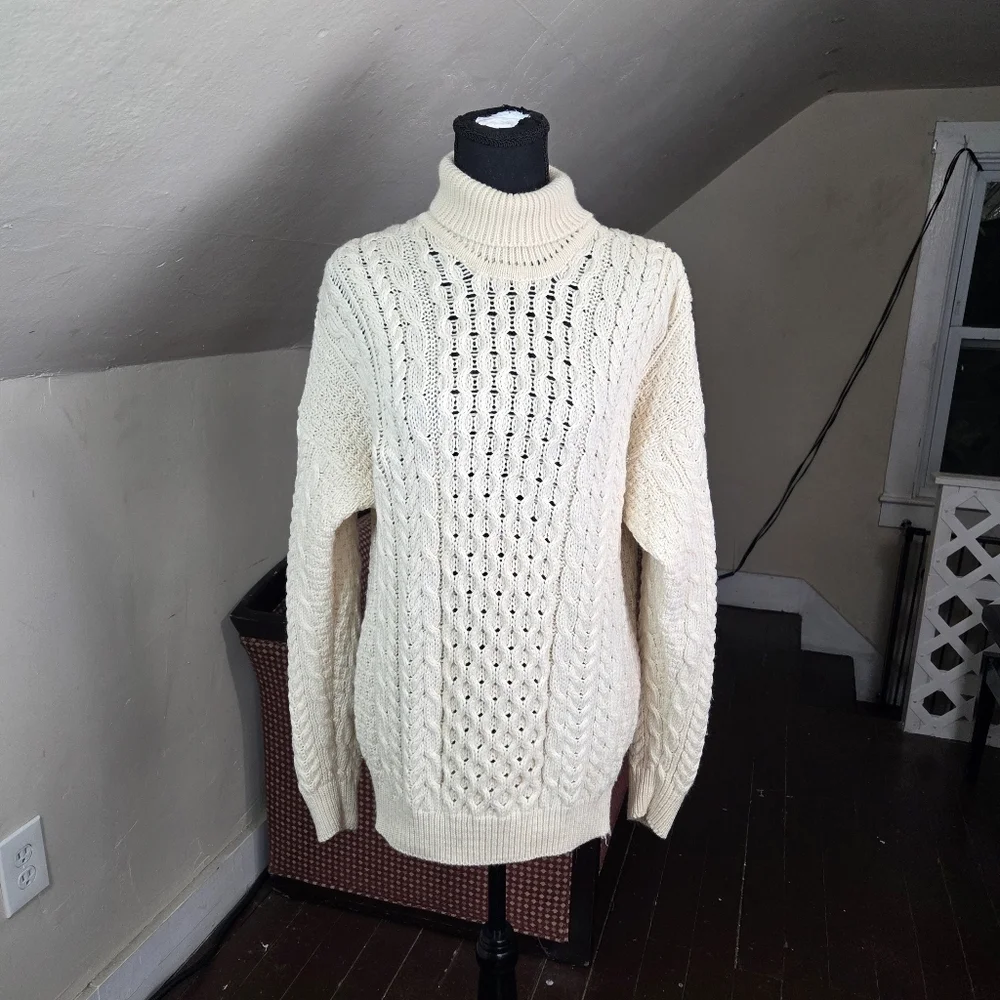 Carraig Donn Irish Aran Cable Knit Turtleneck Sweater 100% Merino Wool Size‎ S